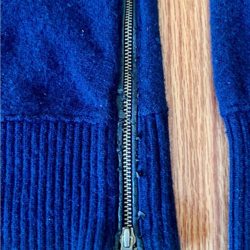 Club monaco blue Sweater with closures on the sides size small - Picture 7 of 8